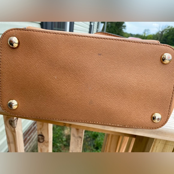 Micheal Kors Shoulder Bag - Picture 7 of 9